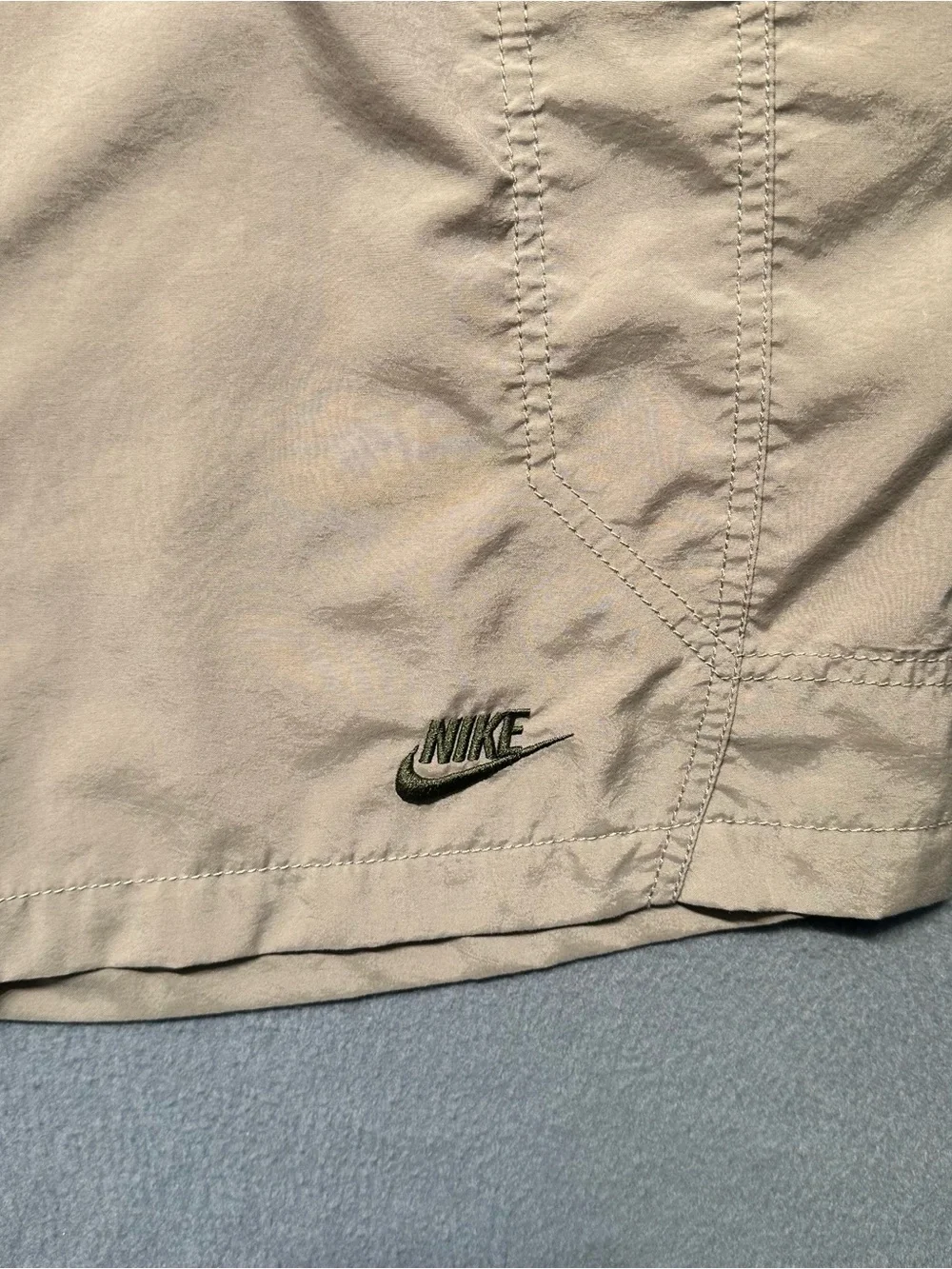Nike Mens XL Cargo Shorts Tan Outdoor Hiking Utility Fishing Performance